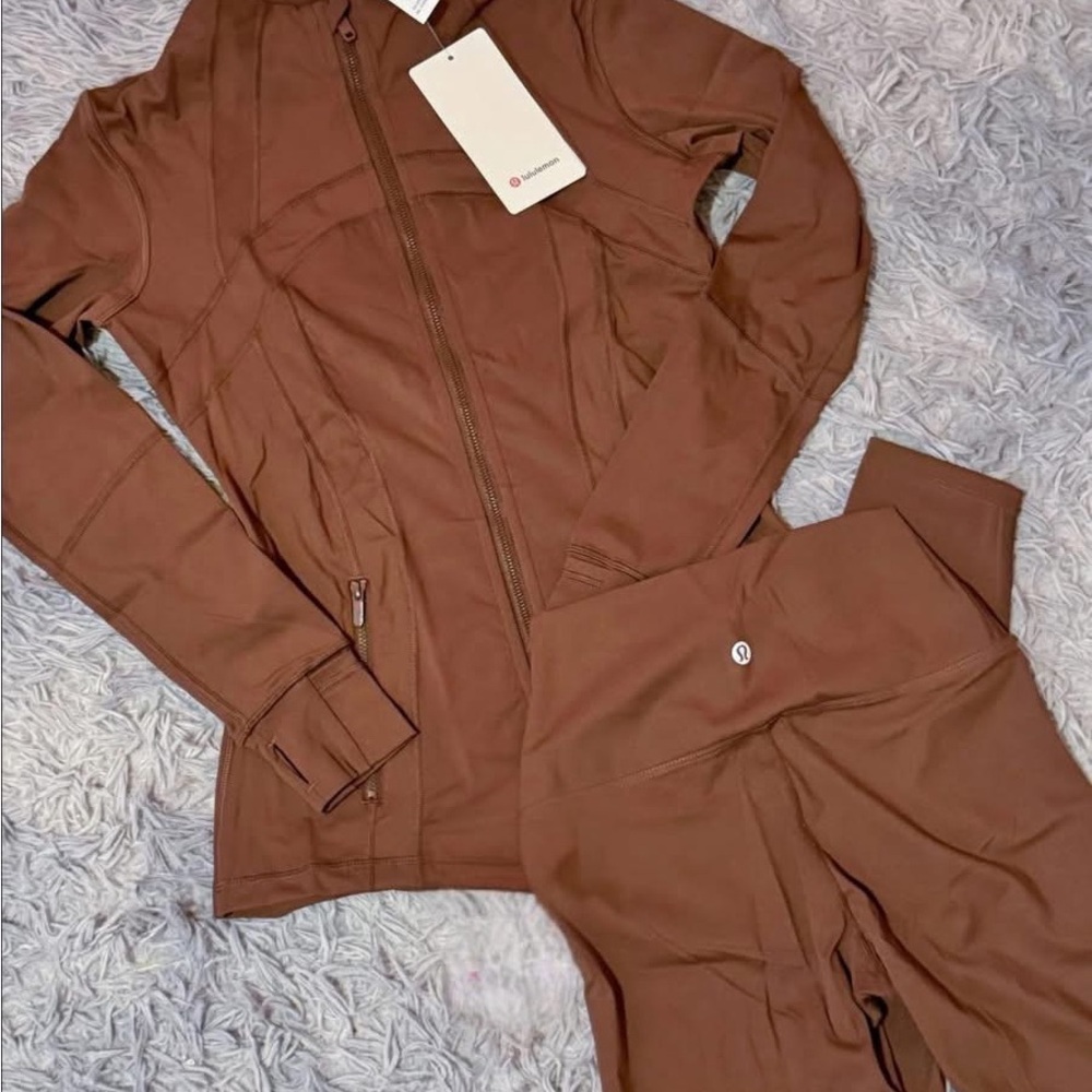 Lululemon Athletica Brown Leggings with Streamlined Design